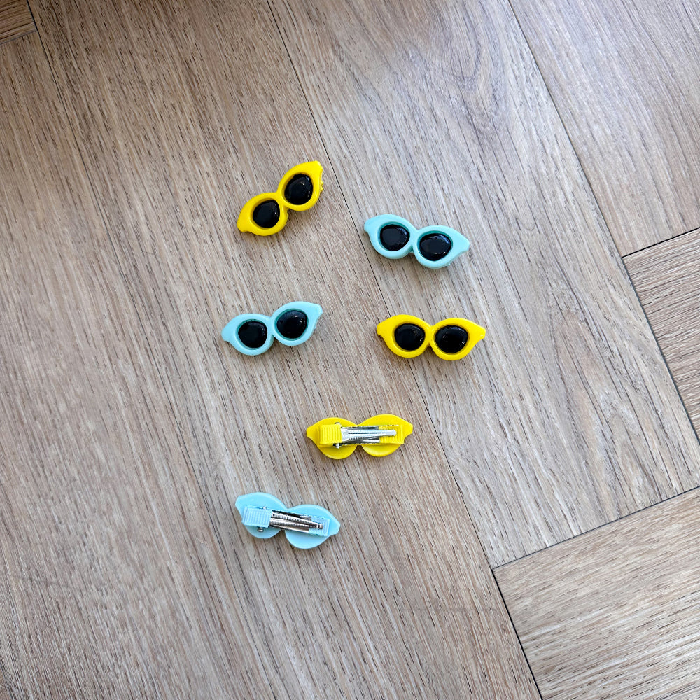 Vest with sunglasses